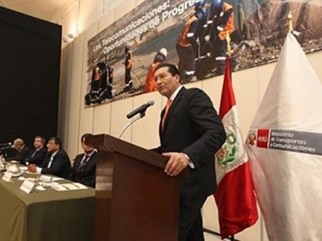 Carlos Paredes Rodríguez, ministro de Transportes y Comunicaciones de Perú