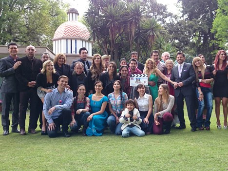 Elenco de Amores con trampa en el pizarrazo oficial