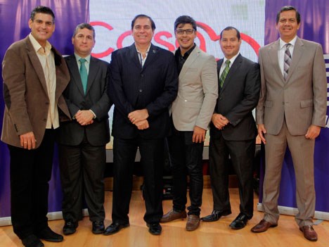 Roberto Messuti, VP Dramático TVES; Juan Antonio Fernández, representante de World Media Pictures; Carlos CoelloBeseke, gerente de TC Mi Canal; Miguel Sánchez, director general TVES; Carlos Cabezas, gerente jurídico; y Luis Rivadeneira. director financiero