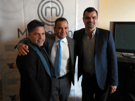 Ricardo Coeto, director de producción, y Rodrigo Fernández, director general de canales de Azteca, con Daniel Rodriguez, de Endemol Shine Group