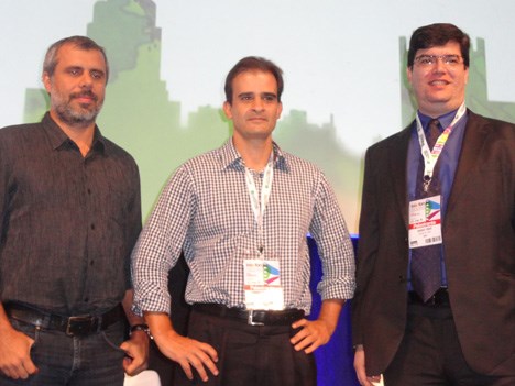 Erick Bretas, de Globo; Fernando Magaihaes, de Net Now, y Rodrigo Prado, de Arris