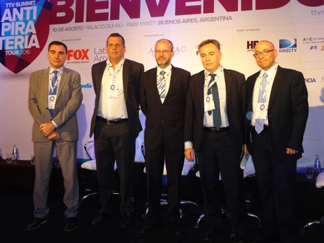 Gustavo Mónaco; Francisco Barreto, de DirecTV; Daniel Steinmetz, de Fox Networks Group; Víctor Roldán, de Turner; y Sergio Piris, de Cablevisión