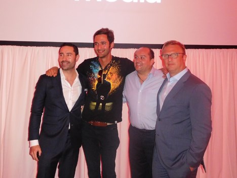 Juan Vallejo, SVP de Commercial Partnerships; Jason Silva, presentador de Origins, Carlos Martinez, presidente de de FNG para America; y Fernando Seme