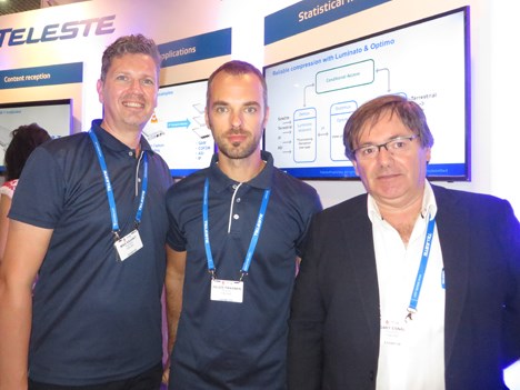 Mika Kavanti, Julius Tikkanen y Gary Esnal, de Teleste, en la última IBC