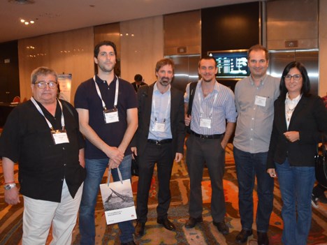 Héctor Núñez y Fernando Graves, de Telecom Argentina, con Agustín Rodríguez Varela, de Mediatel, Ignacio Fernández y Julio Lorenzo, también de Telecom