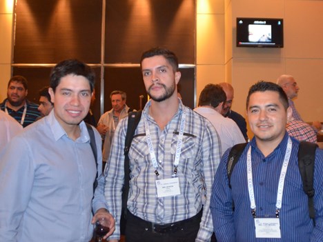 Byron Abril y el equipo de Etapa de Ecuador