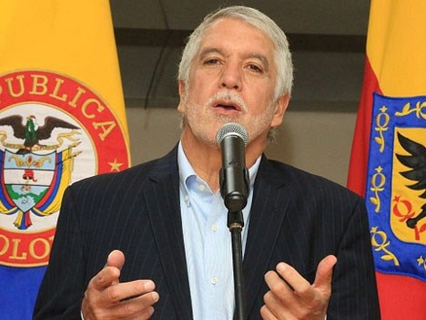 ETB Enrique Peñalosa may17