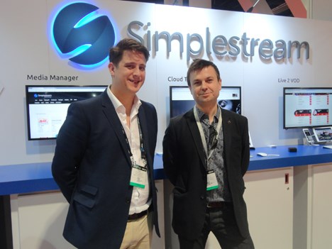 Josh Harrington y Sam Orton-Jay, de Simplestream en la NAB