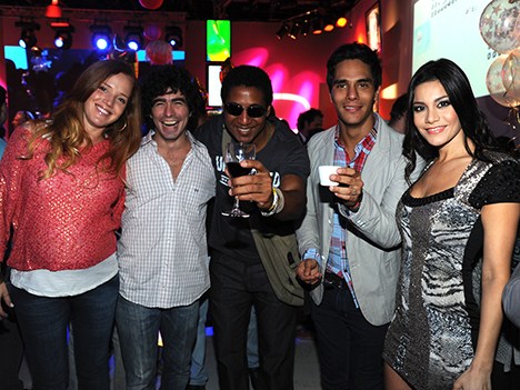 Artistas de la señal durante el lanzamiento