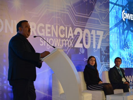 Convergencia 17 D1 José Suno Cuellar en la inauguración