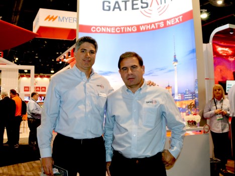 Ernesto Fajardo y Diego Gilles de GatesAir, durante la pasada NAB