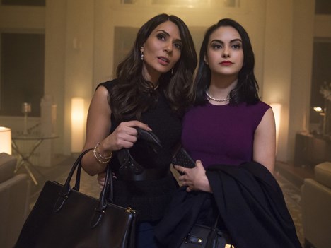 Las actrices de Riverdale, K. J. Apa (Archie Andrews) y Lili Reinhart (Betty Cooper), nominadas a "Estrellas Revelación de TV"