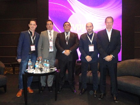 Agustín Genovese (moderador), Cristian Zuleta, Eduardo González, Juan Massuh, y Gabriel Carballo