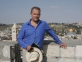 Hugh Bonneville, presentador de Countdown to Calvary