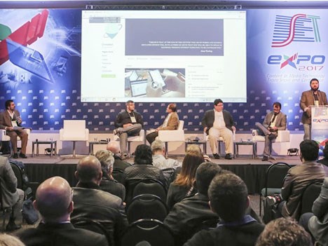 Aumentando la aduiencia: Rodrigo Arnault, Rodrigo Terra, Renato Teixeira, Marcelo Blum, Robson Ferri y Jefferson Prestes
