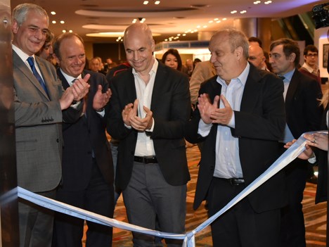 Walter Burzaco, de ATVC, y Sergio Veiga, de Cappsa, junto a Horacio Rodríguez Larreta, jefe de gobierno de la Ciudad de Buenos Aires, y Hernán Lombard