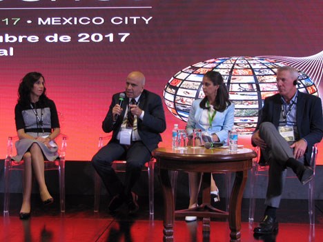 Fidela Navarro (Azteca), David Hanono (BBC), Maya Erkova (RT), y Brad Samuels (Bloomberg TV)
