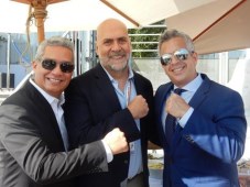 Leonardo Aranguibel y Fernando Barbosa, de Disney, con Angel Zambrano, de Turner