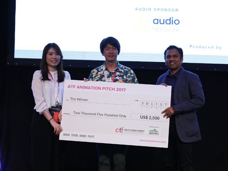 Grace Chuang and Chiu Li Wei from studio2 Animation Lab receiving the cheque from Rajiv Chilaka, Founder & CEO, Green Gold Animation Pvt Ltd at the ATF Animation Pitch prize presentation ceremony