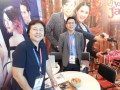 Roxanne Barcelona, VP, y Manuel Paolo Laurena, gerente senior de ventas en ATF 2017 (crédito: VideoAge International)