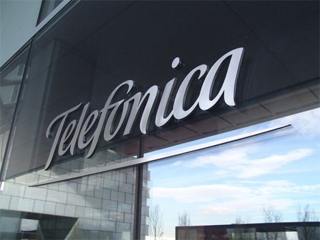 Para dar televisión, una opción de Telefónica es el DTH, para lo que deberá esperar la aprobación del gobierno para entrar en el mercado satelital