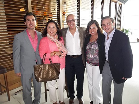 México: Adrián Echegoyen, Alberto Ciurana y Jaime Aguilar, adquisiciones y programación de Televisa, con Ana Lidia y Karina Montoya, adquisiciones de