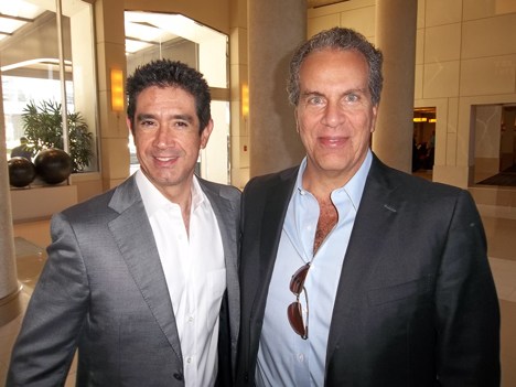 TCS El Salvador: Juan Carlos Eserski , presidente, y Salvador Gadalá, director de programación. El canal tiene nuevos estudios de producción que son m