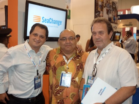 Yefim Nivoro de SeaChange, con Fernando Lugo y Jorge Cuevas