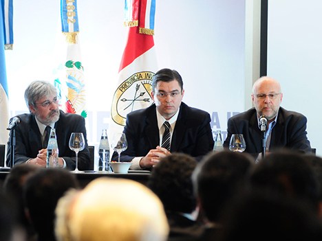 Claudio Demarchi, Juan Jose Sarasola y Ariel Graizer durante el acto inaugural
