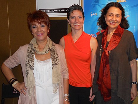 Rosamaría González y y Liz Chapman con María Badillo, adquisiciones de Discovery USA