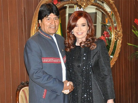 Evo Morales, presidente de Bolivia, junto a Cristina Fernández de Kirchner, presidenta de Argentina