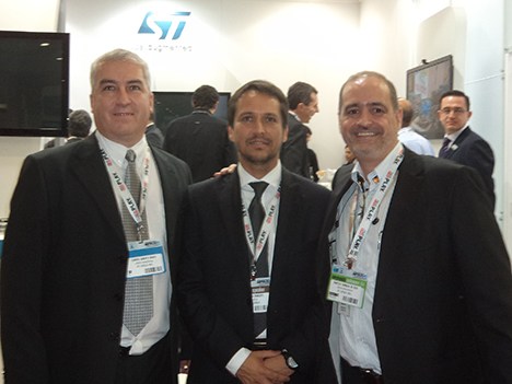 Net Servicos: Claudio Borgo, Rodrigo Marques, director ejecutivo estrategia y gestión operacional, y Marcelo Parraga