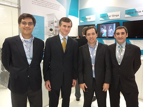 Pablo Sandoval, de Sigma, Luis Renato de Oliveira y Renato Cotron, de Telefonica, y Patrick Bensadoun de Microsoft