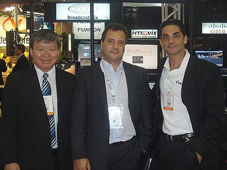 Kazuyuki Tsurumaki, de Video Systems; Silvio Ferraz de Campos, de Accept y Ken Rubin, de Volicon