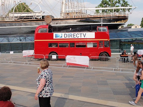 Cobertura especial de los Juegos Olímpicos: DirecTV instaló un estudio de televisión en uno de los tradicionales autobuses londinenses