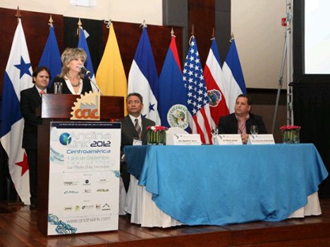 El panel inaugural de Andina Link Centroamérica 2012