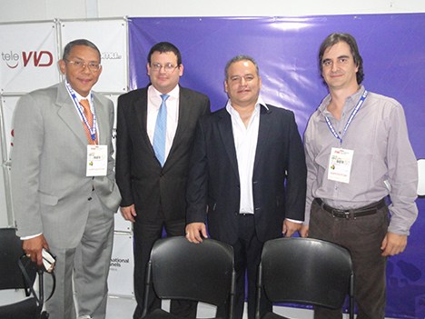 Eduardo Noriega, ex comisionado de la CNTV, Alfredo Sabbagh, miembro de la Junta de la ANTV, Sergio Restrepo, y Carlos Duque, de Telemedellín