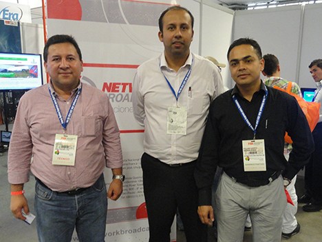 Javier Eliuth González de Network Broadcast con Libardo Cubides de Cable Guajira y William Galindo de Viboral TV