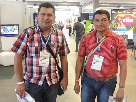 Juan Manuel Nova Estupinan y Reynaldo Rueda Vargas del parabólico Villanueva TV de Santander Sur