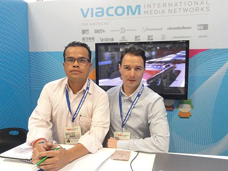 Carlos Camargo, de DCS, con Andrés Sánchez, de Viacom