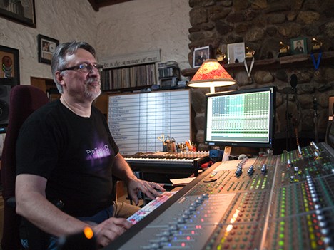 Ing. Frank Filipetti, productor musical ingeniero de grabación y mezcla, a cargo de la capacitación