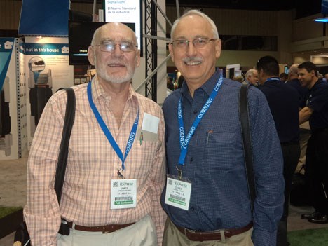 Jorge Schwartz y Derek Caney, de TV Cable Ecuador