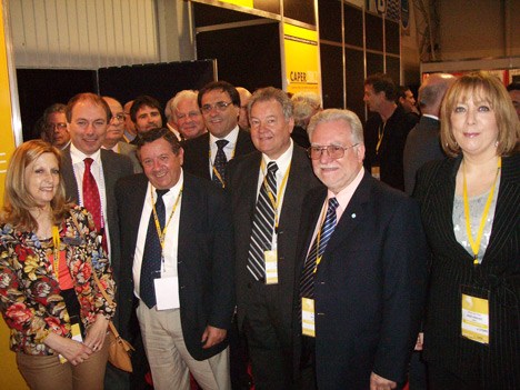 Las autoridades de Caper en el corte de cintas