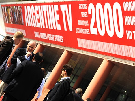 Una de las gigantografías de Argentine TV, que llamaron mucho la atención en el reciente Mipcom de Cannes