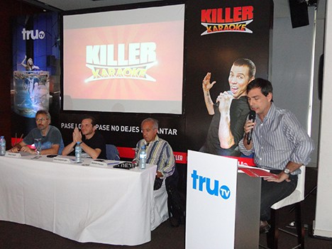 El panel compuesto por Víctor Tevah, Darío Sztajnszrajber y Alejandro Piscitelli, junto a Felipe De Stefani