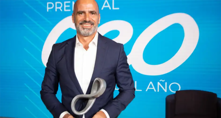 Roberto Nobile de Telecom es premiado como CEO del año - Televisión