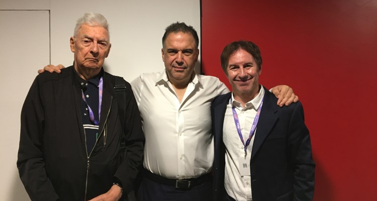 Miguel y Nicolas Smirnoff, CEO y director de Prensario International, junto a Francisco Ramos, Vice President Content Latinamerica en Netflix (centro)