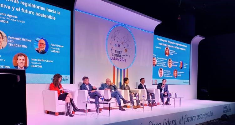 Claro, Telecom, Telecentro, Enacom y CABASE en Fiber Connect: Medidas en marcha y lo que falta resolver