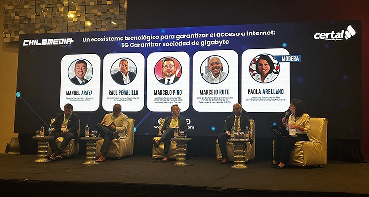 Manuel Araya, Entel; Raúl Peñalillo, Hughes; Marcelo Pino, Huawei; Marcelo Rute, SUBTEL; Paola Arellano Toro, REUNA.