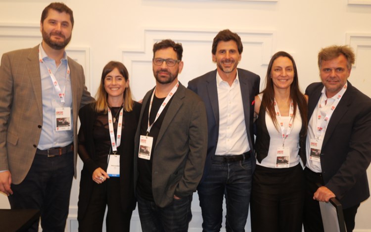 Plataformas y broadcasters, conversando colaboraciones: Andrés Mendoza, head of programming & acquisitions, WBD, Latam; Mercedes Feu, acquisition sr director, Telefé Argentina; Mariano Cesar, SVP general entertainment original content and programming strategy, WBD; Dario Turovelzky, CEO, Telefé; Magdalena Godio, acquisition director, WBD; Federico Levrino, sr. director content and programming, Telefe